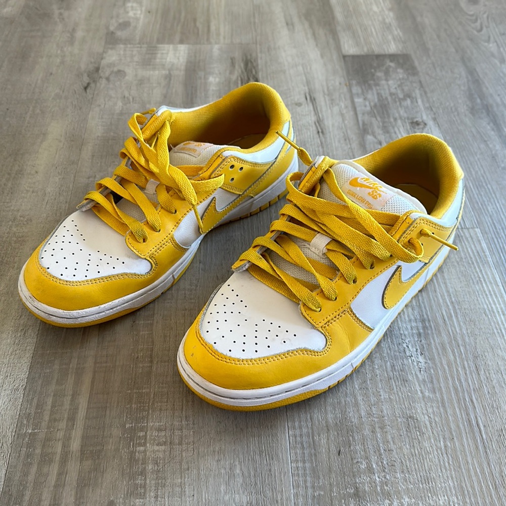 Nike sb dunk laser orange (yellow and white) sneaker.
